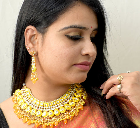 Yellow Taniska Classic Necklace Set